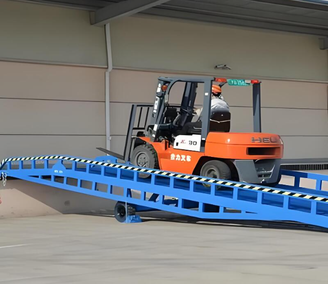 绥化移动式卸货平台（叉车用）